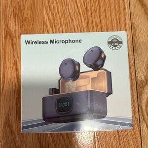Wireless Microphone with Charging Case - Black